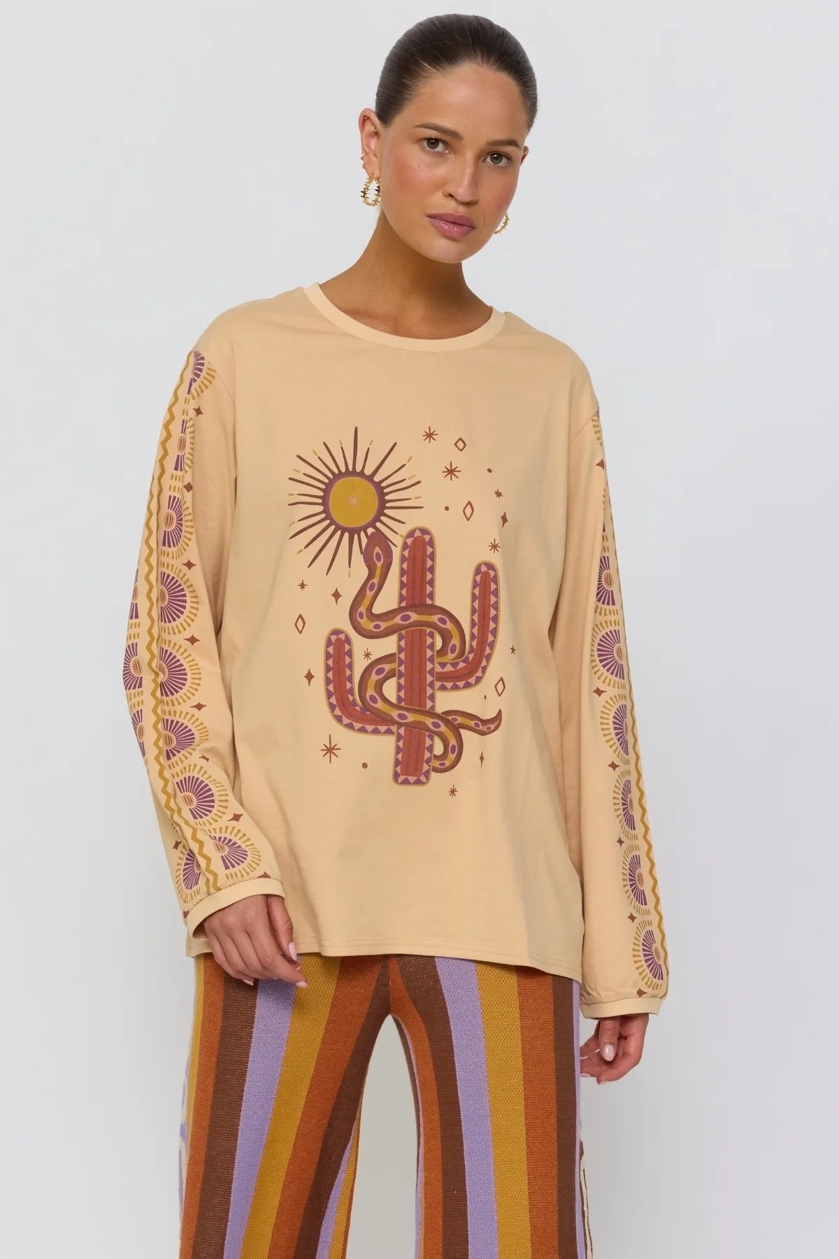 Nine Lives Bazaar: Queen of hearts long sleeve tee - walnut