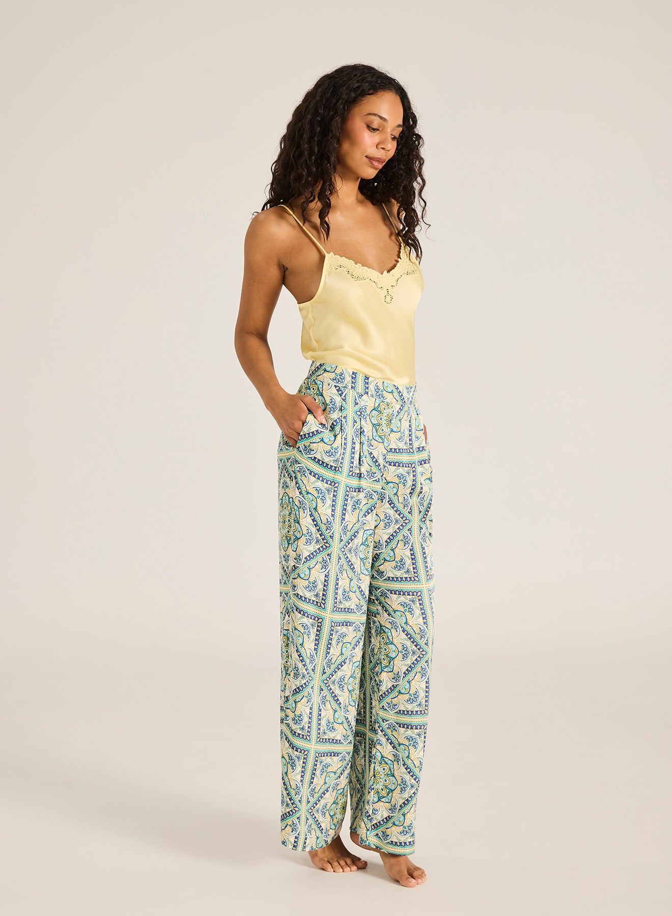 Anara Sonia Pant - Emerald